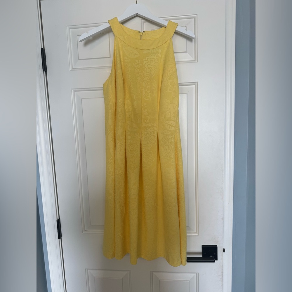 Yellow sleevele dress